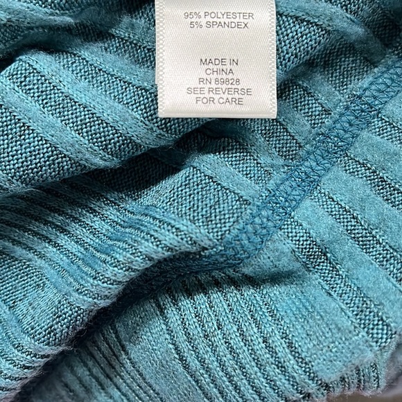 LOGO women’s top with pockets. New - Picture 4 of 4